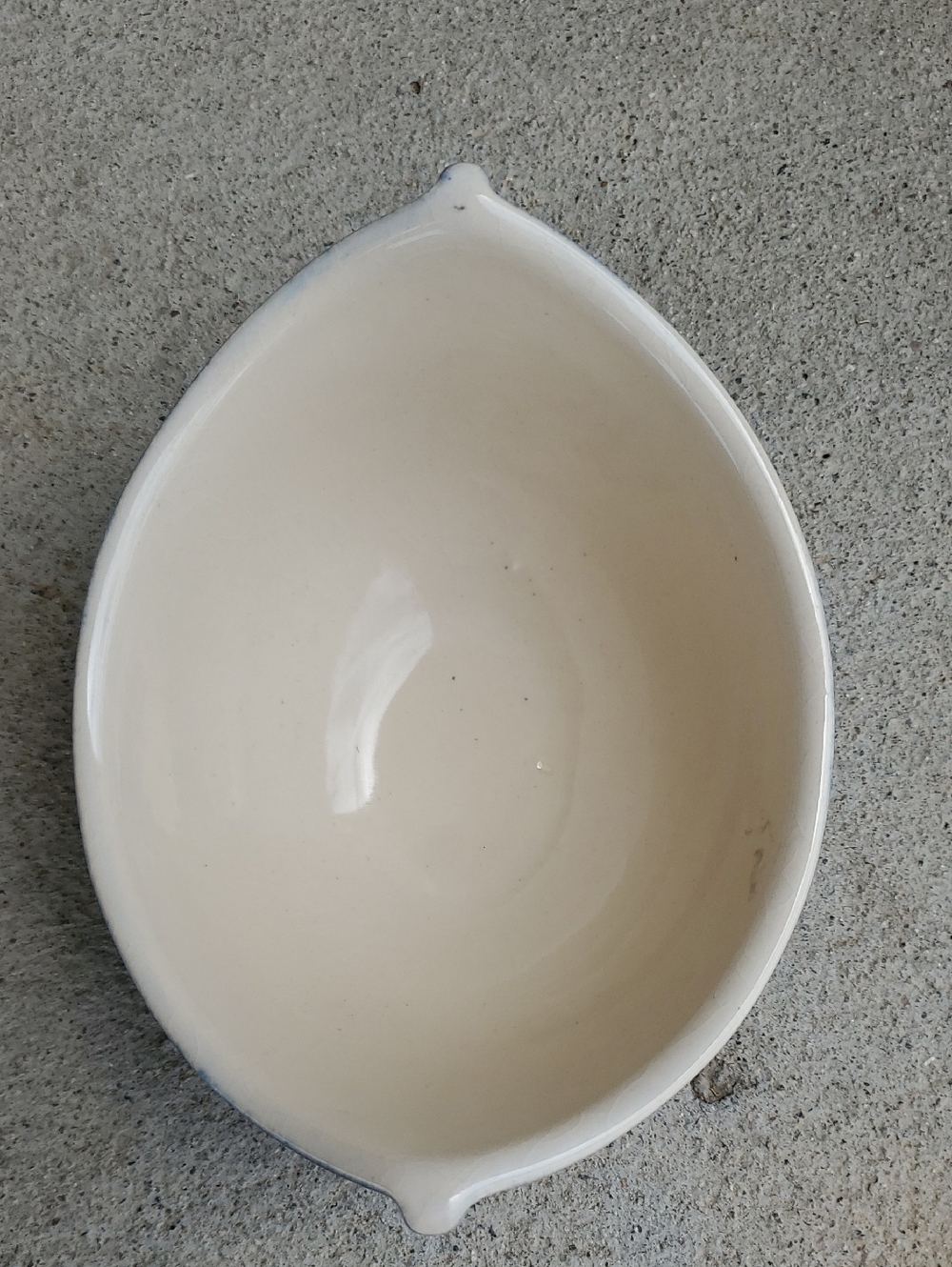 Modern Blue Ridged Ceramic Bowl - Picture 4 of 6